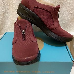 BZEES Wine Color shoes 7.5 new $55